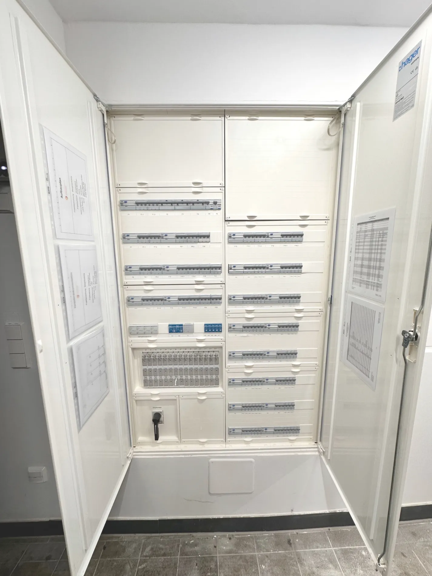 Neuer Verteiler nach Brandschaden