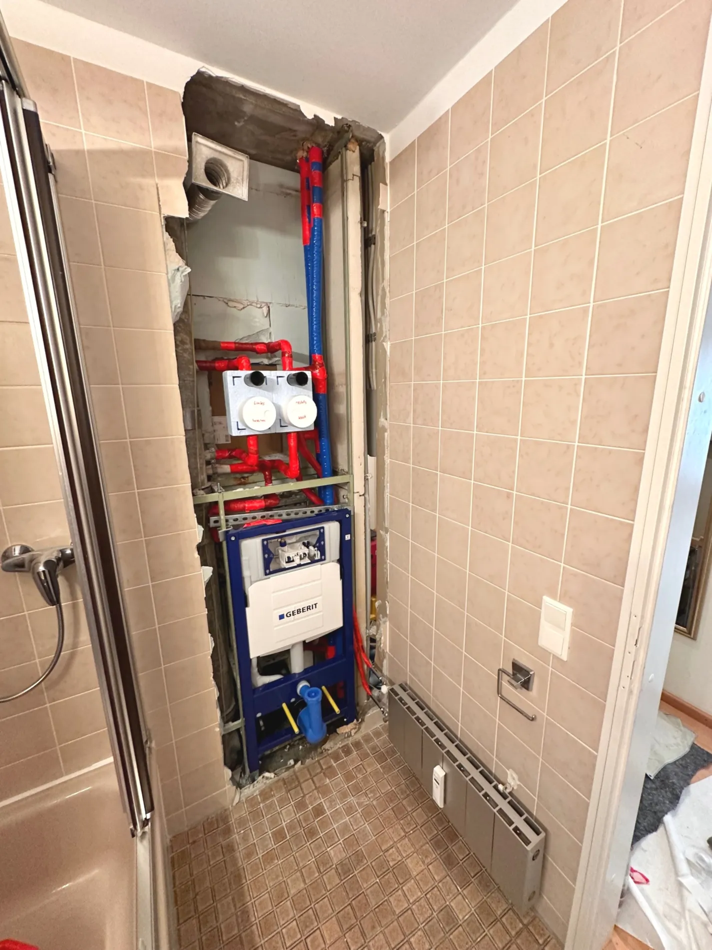 Sanitär Wasserschaden – Leitungen offen